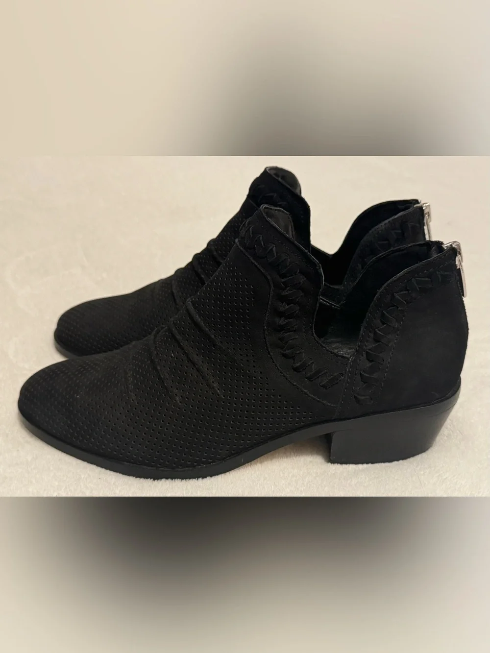 Vince Camuto vince camuto